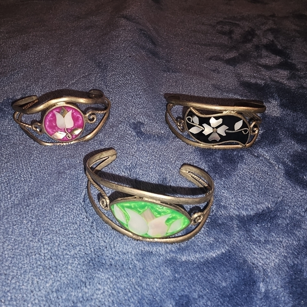 Vintage Alpaca Silver Inlaid Mother of Pearl Flower Cuff Bracelets (3) Set